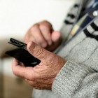 Smartphone voor senioren met vereenvoudigde functies
